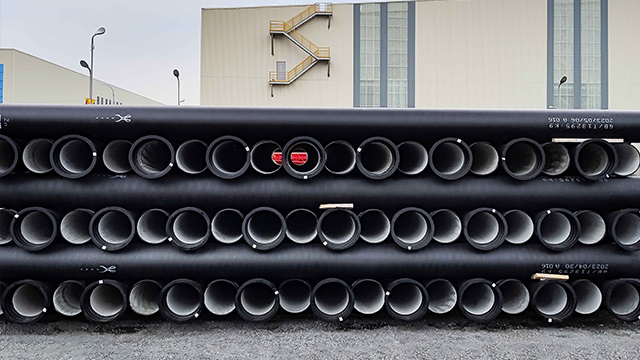How long does cast iron pipe last?
